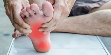 Sudden Stabbing Pain In Back Of Heel – What Causes It?